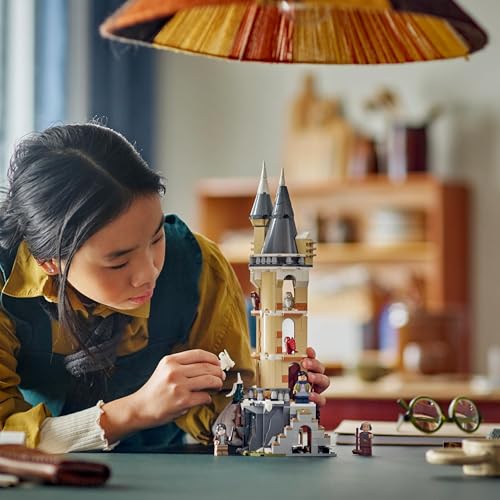 LEGO Harry Potter Hogwarts Castle Owlery set with minifigures and owl figures, ideal for kids aged 8 and up.