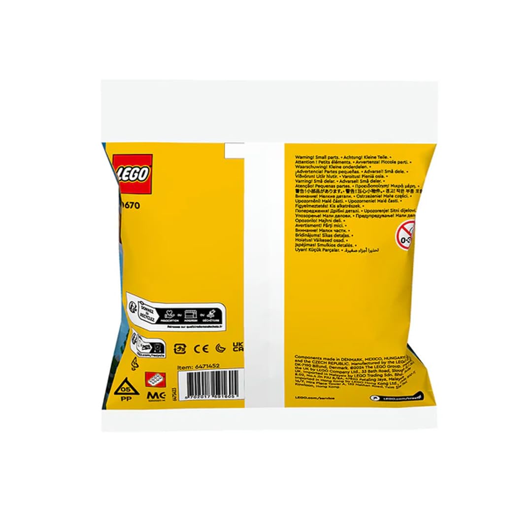 LEGO CREATOR Santa's Sleigh Ride Polybag Set 30670 featuring Santa, a sleigh, and festive gifts in a colorful build.