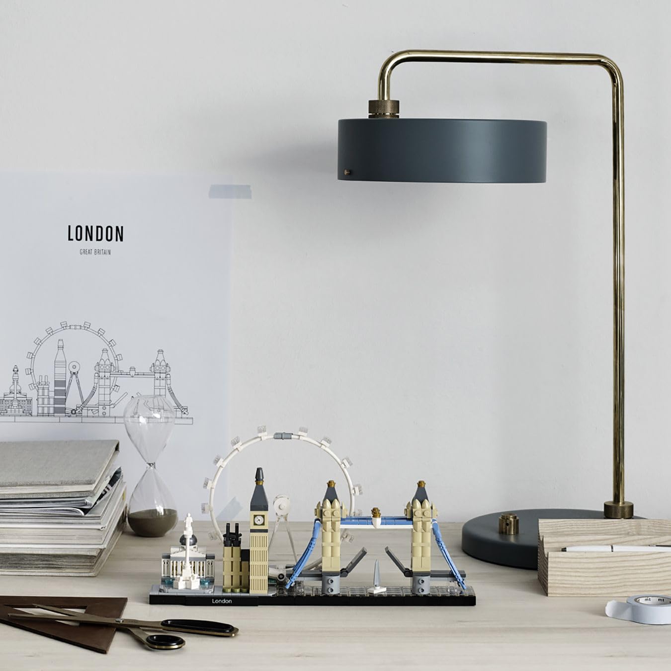 LEGO Architecture Skyline model set featuring London Eye, Big Ben, and Tower Bridge for home décor and collectors.