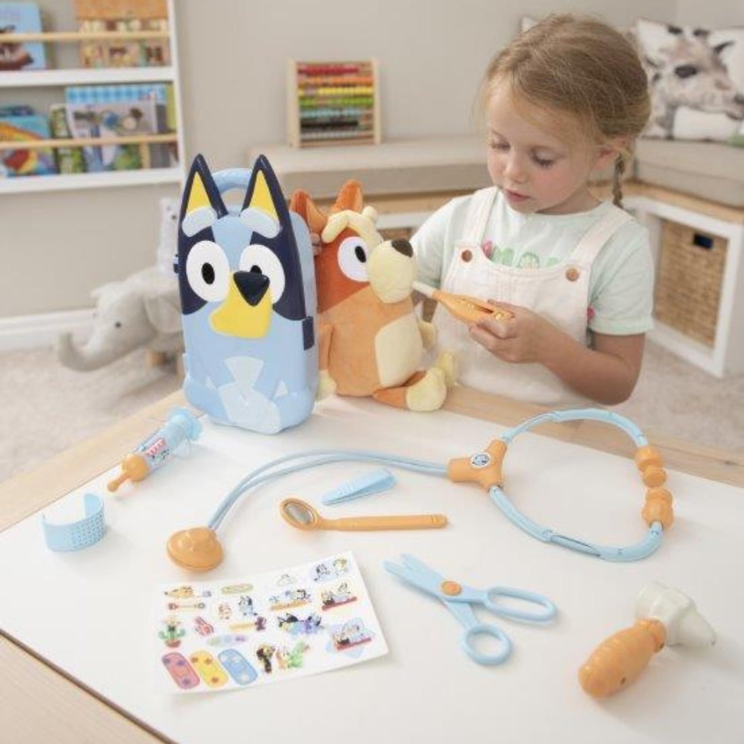 HTI Bluey's Medic Case | Including 10+ Accessories With Carry Case | Pretend Kids Doctor Kit Medical Playset | Childrens Emergency Medic Kit Set | Pretend Roleplay Educational Toys | 3+