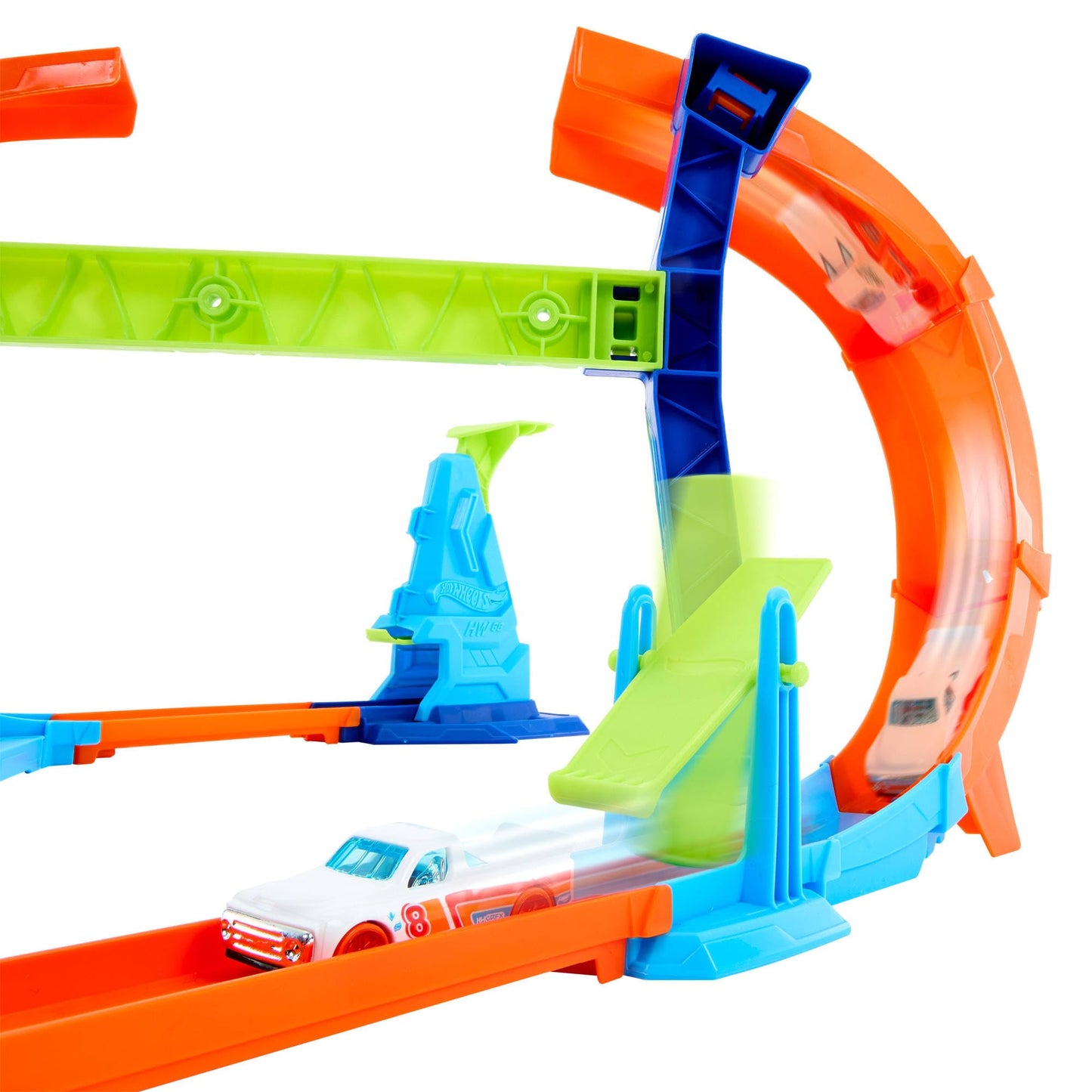 Hot Wheels Toy Car Track Set, Flip & Jump Through the Corkscrew Loop with a 1:64 Scale Toy Car, Speed Snap Track & Adapters, Compresses for Storage, JFH36