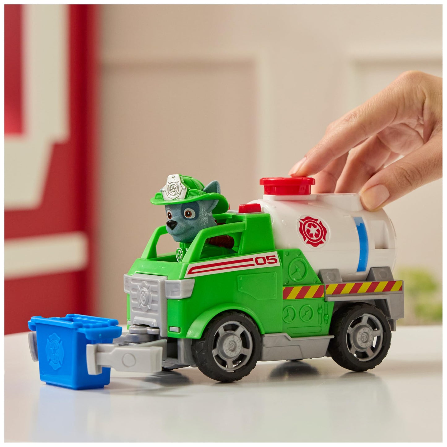 Paw Patrol Fire Rescue: Rocky Rescue Fire Tanker with Action Figure, Grab Claw and Toy Truck, Kids Toys for Boys and Girls Ages 3 and Up