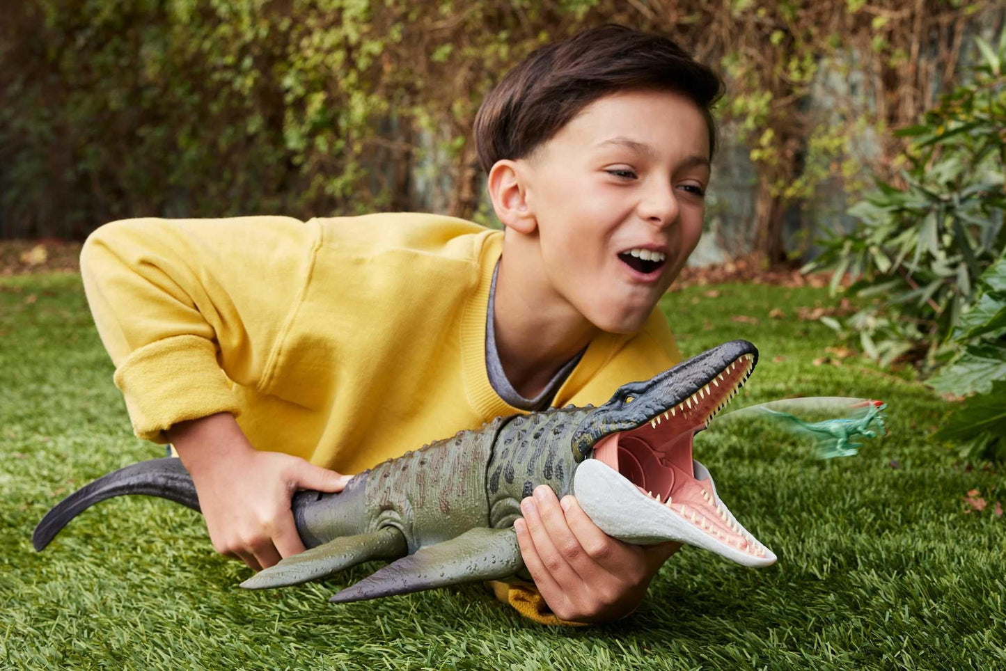 Mattel Jurassic World Rebirth Bite N Blast Mosasaurus Action Figure & Mini Dilophosaurus, Wide Jaw Dinosaur Toy, Movie-Accurate Posable, Digital Play, JJP80