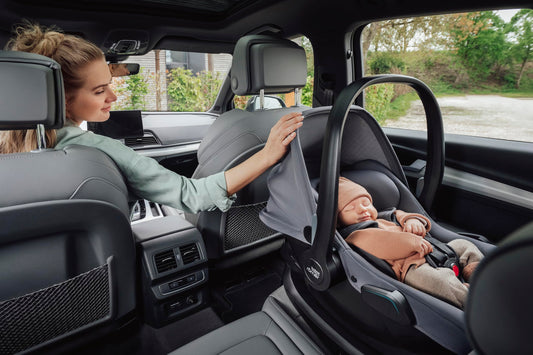 BRITAX RÖMER Infant Carrier Baby-Safe CORE, car seat for Babies from Birth to 83 cm (15 Months), Frost Grey