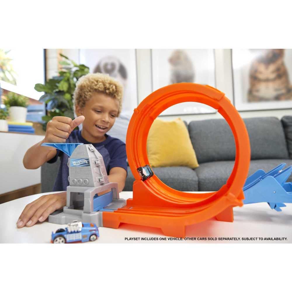 Hot Wheels Loop Stunt Champion Track Set with Dual-Track Loop, Dual Launch, Spring Ramp & 1 Hot Wheels Car for Kids 4 Years Old & Older, GTV13