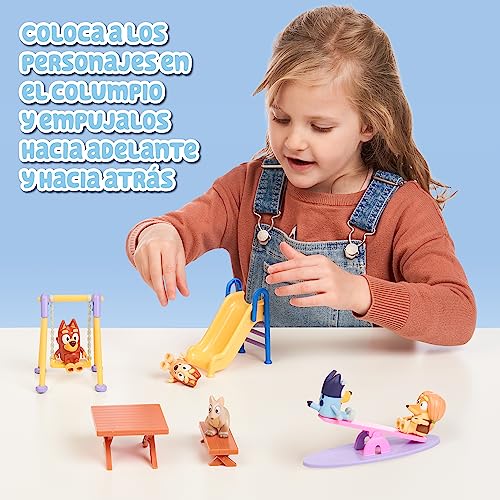 Bluey - Playset, Playset with 5 Series Character Figures and Park Accessories, Swing, Slide, Rocker and Picnic Table, Boys and Girls + 3 Years, Famous (BLY51000)