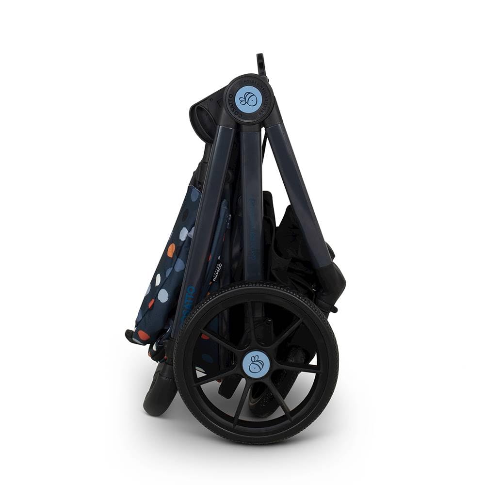 Cosatto Giggle 4 travel system with pram, pushchair, carrycot, infant car seat, raincover, compact fold, suitable for 0-25kg.