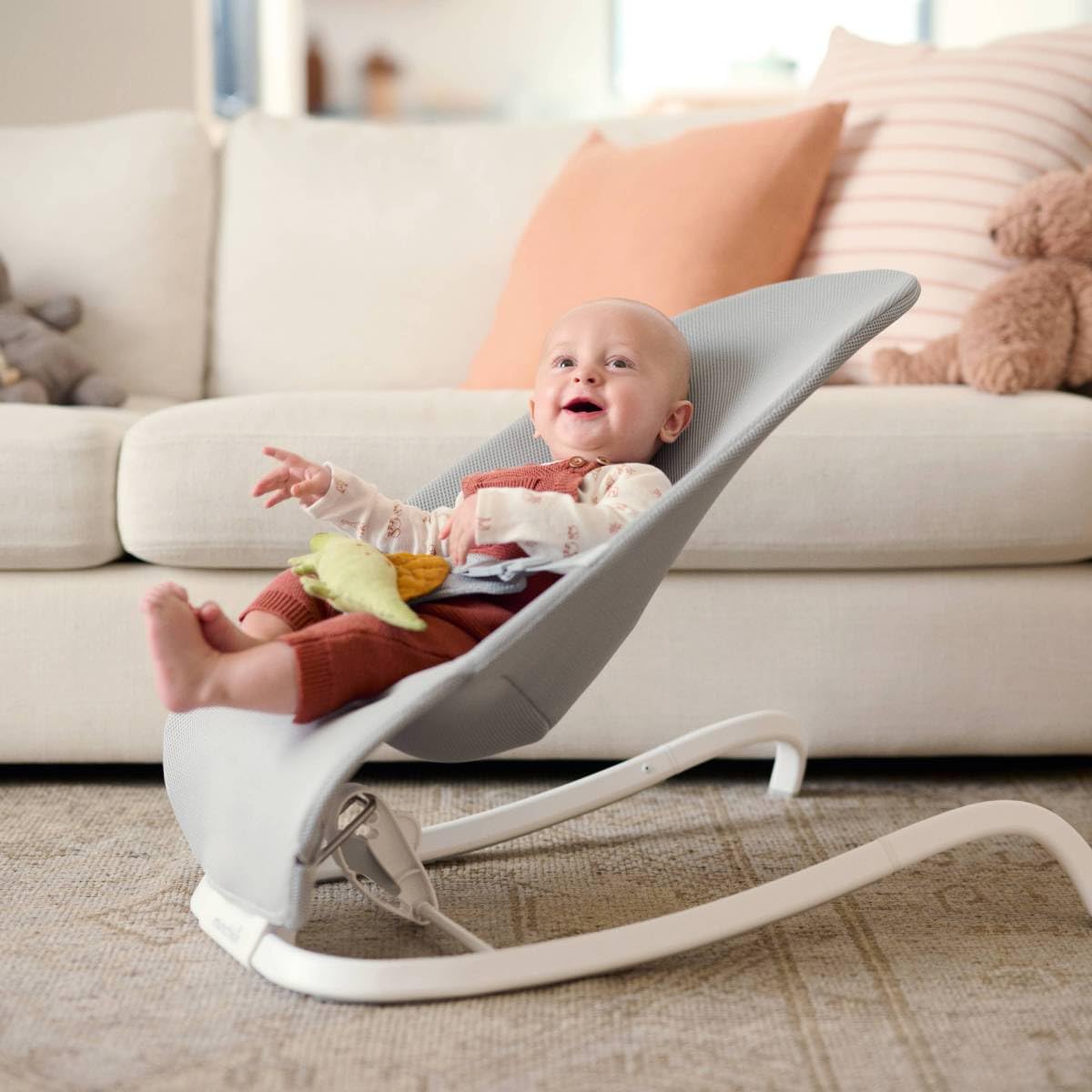 Munchkin 2-in-1 Spring Baby Bouncer Rocker - Gentle Swing from Birth to 9kg (20lb). Rocker with 3 Recline Positions, Lightweight Bouncer Chair, Folds Flat for Easy Storage & Travel, Grey