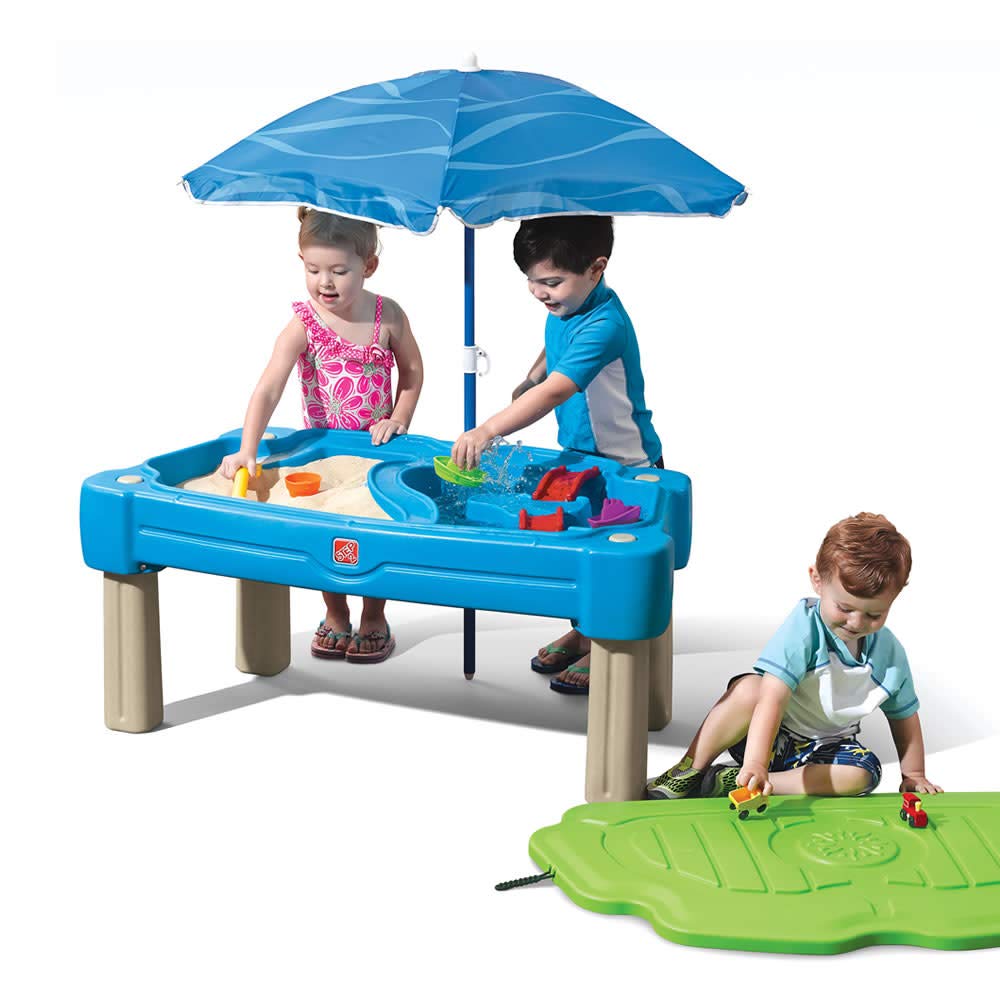 Step2 Sand & Water Table Cascading Cove with lid, parasol & 6 accessories | Activity table / Sand table with lid for the garden | Water toys for children