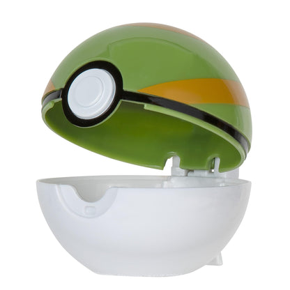 2-inch Bulbasaur battle figure by Pokémon with Clip ‘N’ Go accessories, including Nest Ball and Pokéball.