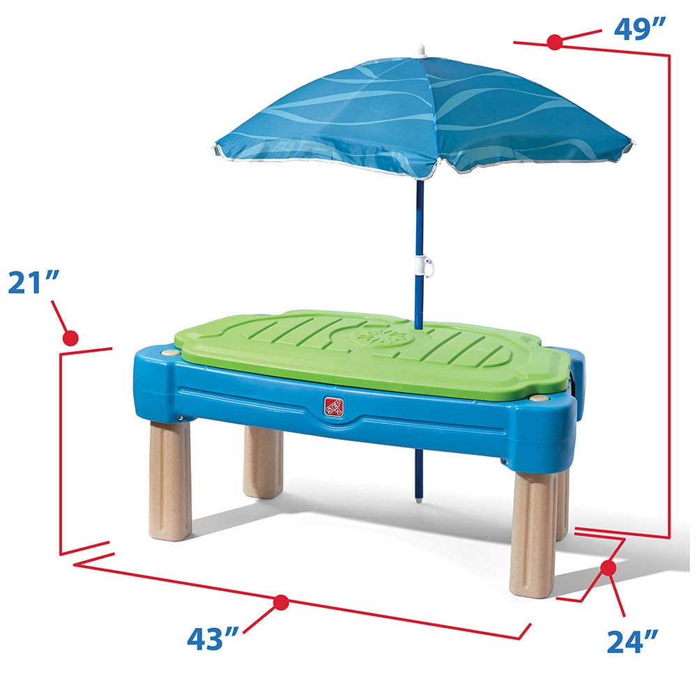 Step2 Sand & Water Table Cascading Cove with lid, parasol & 6 accessories | Activity table / Sand table with lid for the garden | Water toys for children