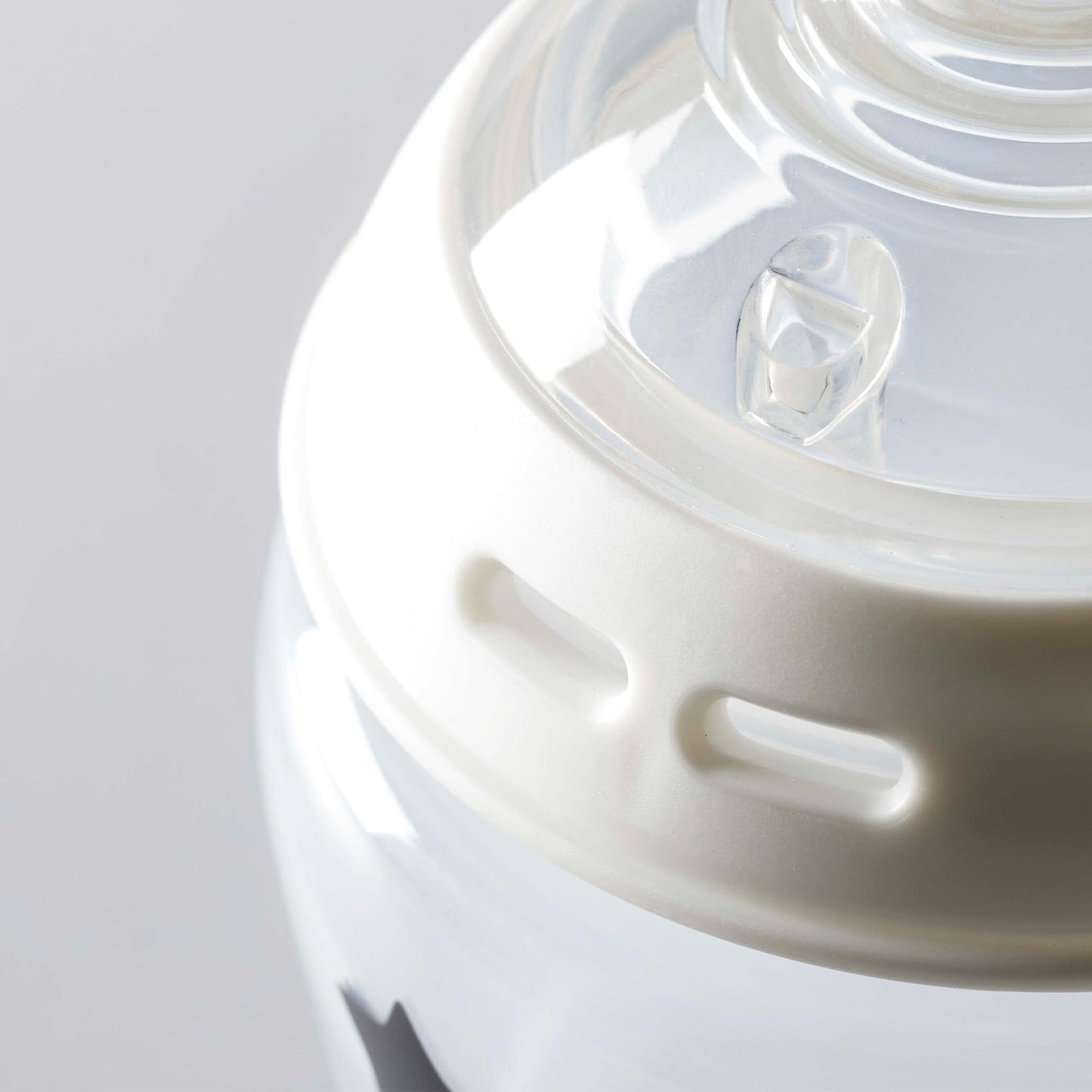 Tommee Tippee Ultra UV Steriliser, Dryer and Storage for Baby Bottles and Accessories,Black + Natural Start Anti-Colic Bottle with Slow Flow Breast-Like Teat, 260 ml, 0m+, Self-Sterilising, Pack of 6