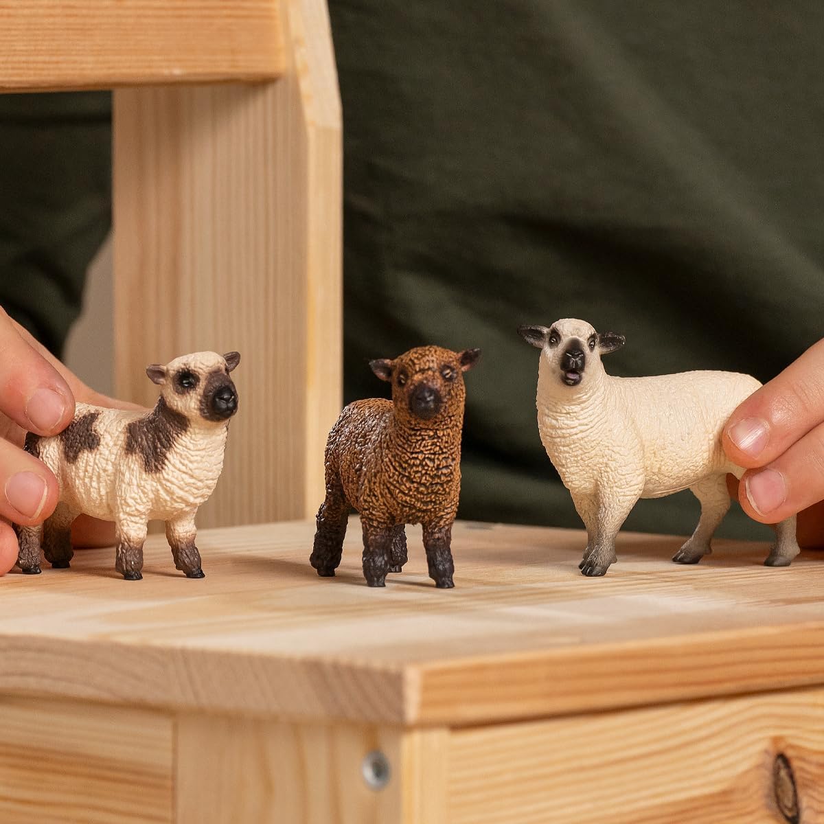 SCHLEICH 42660 FARM WORLD Sheep Friends Figurine for ages 3+, Black