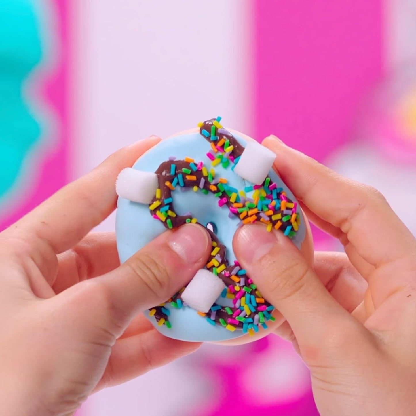 Canal Toys So Slime Sensations Sugary Crush Deluxe Pack with dessert slime, milkshake, waffles, donuts, and 25+ decorating accessories for kids.