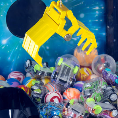 Global Gizmos 50189 Candy Grabber/Claw Machine Arcade Game for Kids/Joystick Controls/Coins Included/Battery or USB Powered/Black Colour