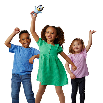 Bluey Hide & Seek Game, Hide the figure and press her nose to start the built-in timer, talks and giggles to help kids find her, When found, kids can Dance To Theme Song