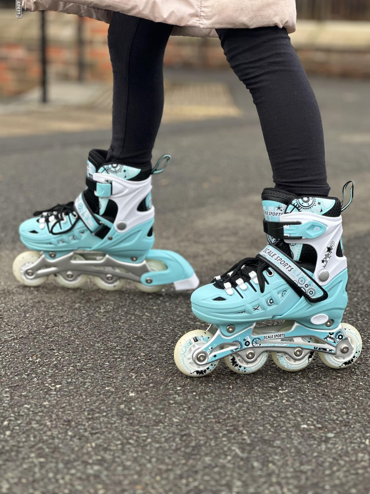 Scale Sports - Adjustuble Roller Skates with light up wheels for children and adults - Kids Inline Roller Skates (purple, UK 5-7 (EU 38-41) L)