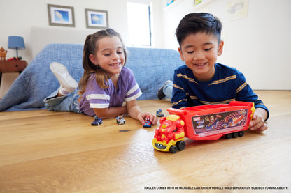 Hot Wheels RacerVerse Marvel Hulkbuster Hauler, Transport & Store Up to 10 Toy Vehicles, Detachable Cab with Flip-Up Helmet & Non-Removable Figure, HRY02
