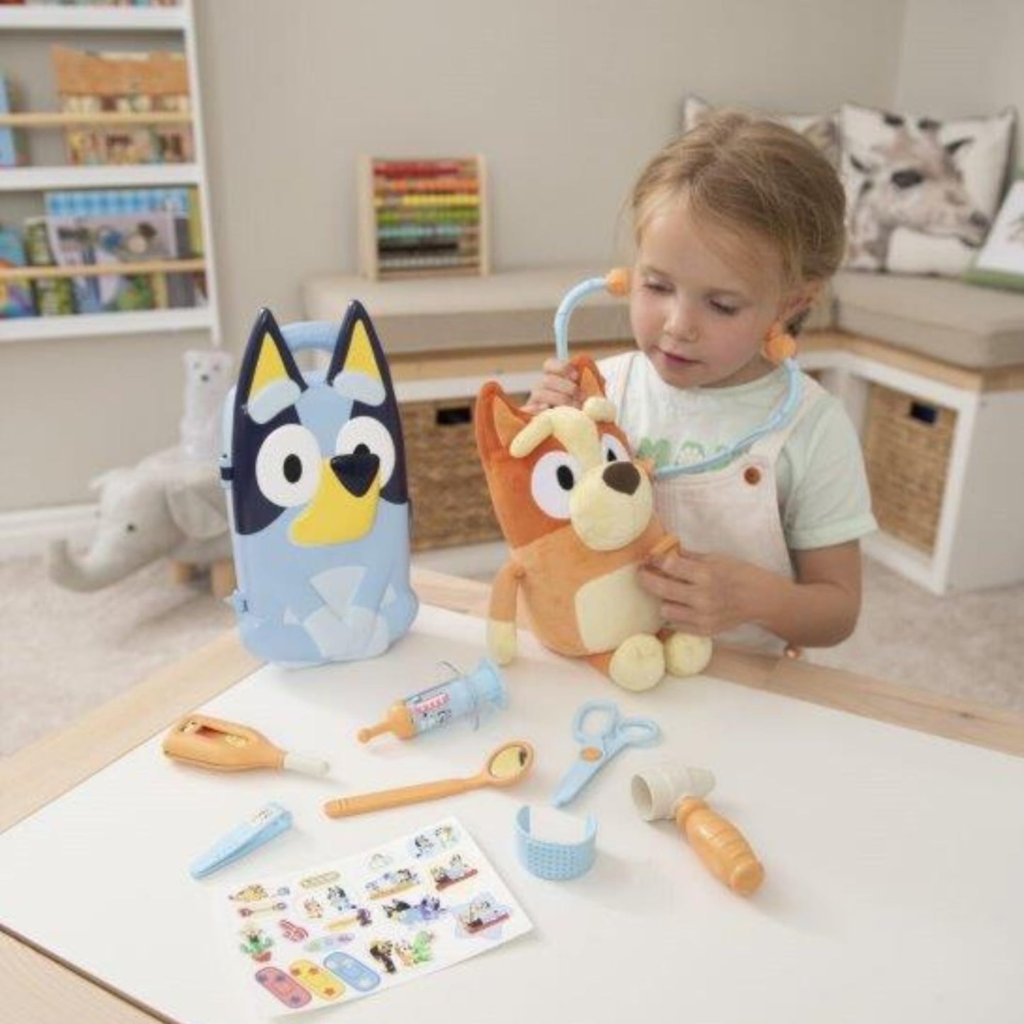 HTI Bluey's Medic Case | Including 10+ Accessories With Carry Case | Pretend Kids Doctor Kit Medical Playset | Childrens Emergency Medic Kit Set | Pretend Roleplay Educational Toys | 3+