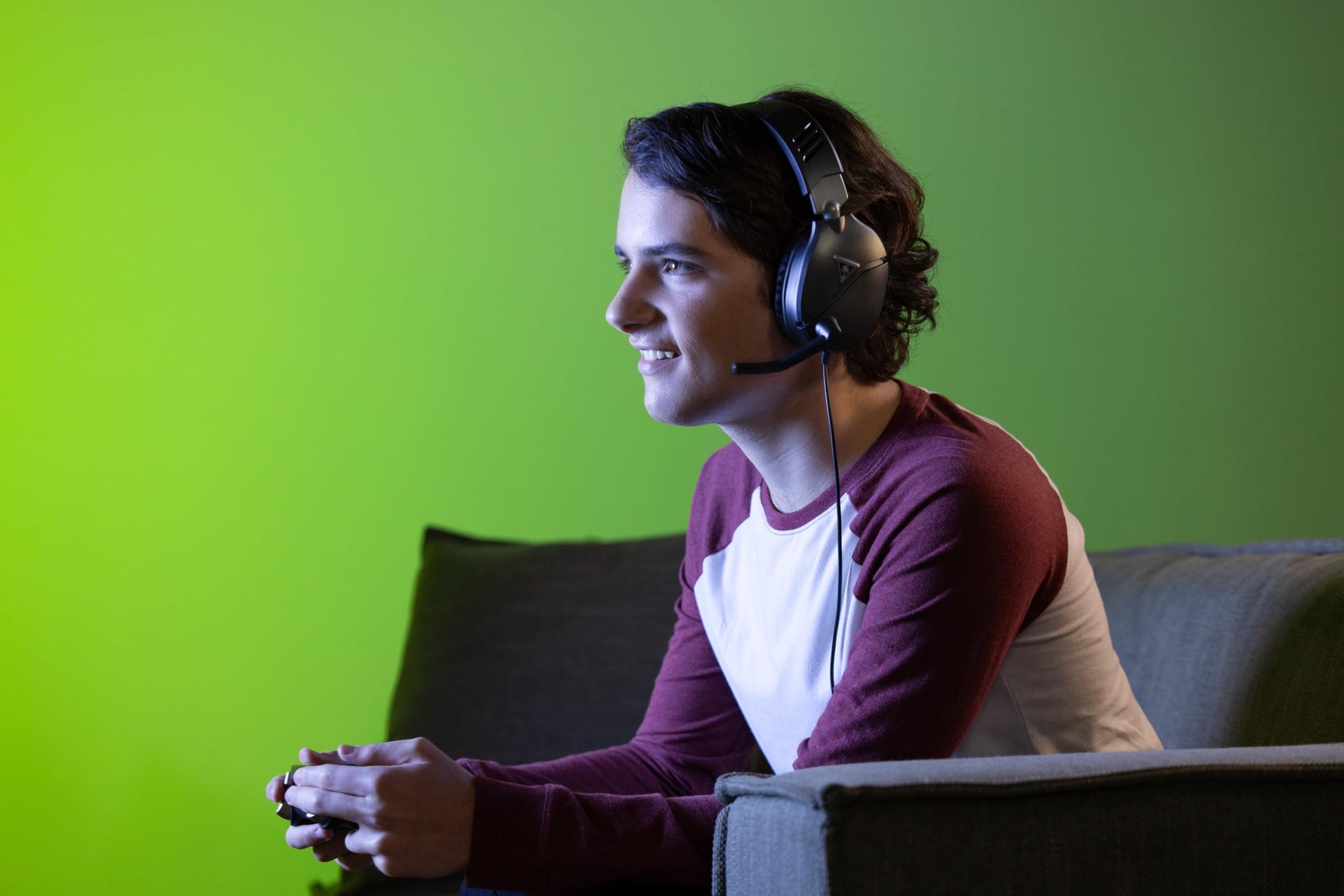 Black Turtle Beach Recon 70 wired gaming headset for Xbox, featuring adjustable headband and foam ear cushions for comfortable gaming.