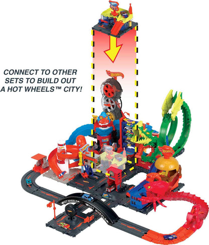 Hot Wheels City Downtown Express Car Wash playset with foam roller, drying flaps, and a 1:64 scale vehicle.