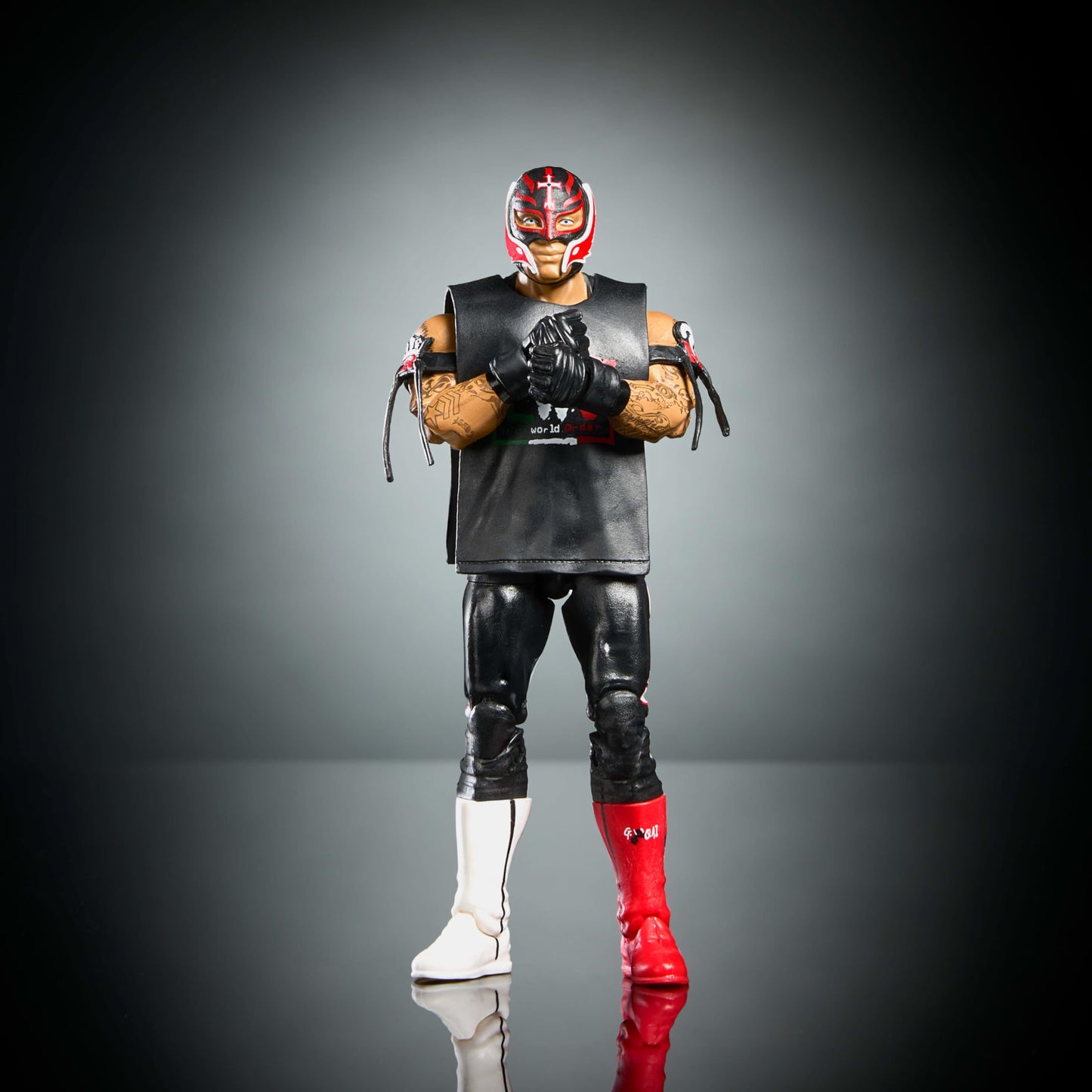 Mattel WWE Elite Collection Top Picks Action Figure & Accessory Set, Rey Mysterio 6" Collectible with Interchangeable Hands, Ring Gear and 25 Articulation Points