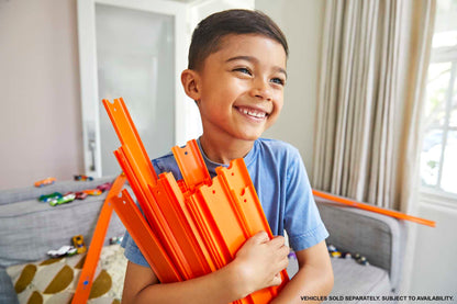 Hot Wheels Track Builder Straight track with Car, Track and track connectors, connect with other Hot Wheels toys, BHT77