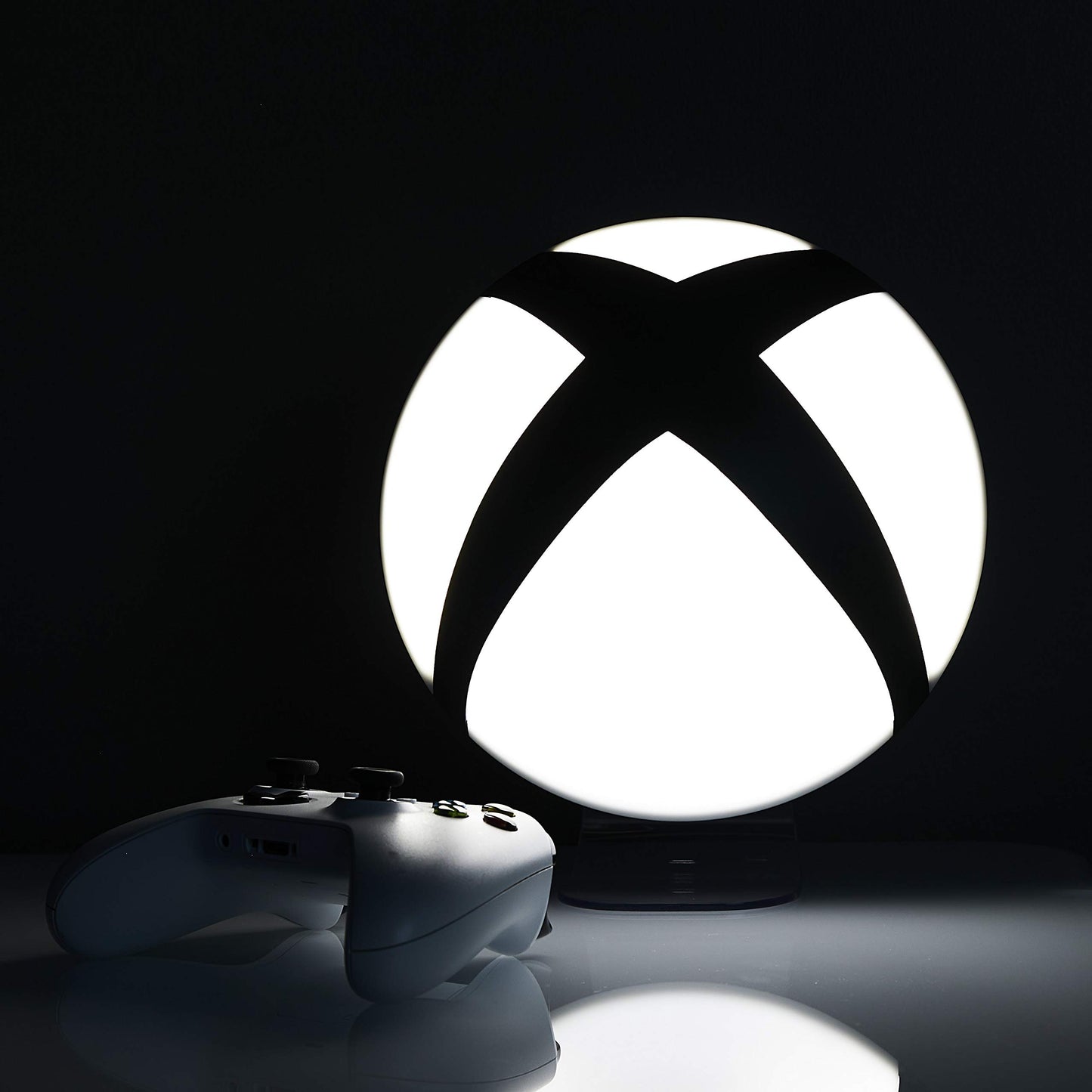 Paladone Xbox logo light, freestanding and wall-mountable, officially licensed merchandise with illuminated Xbox branding.