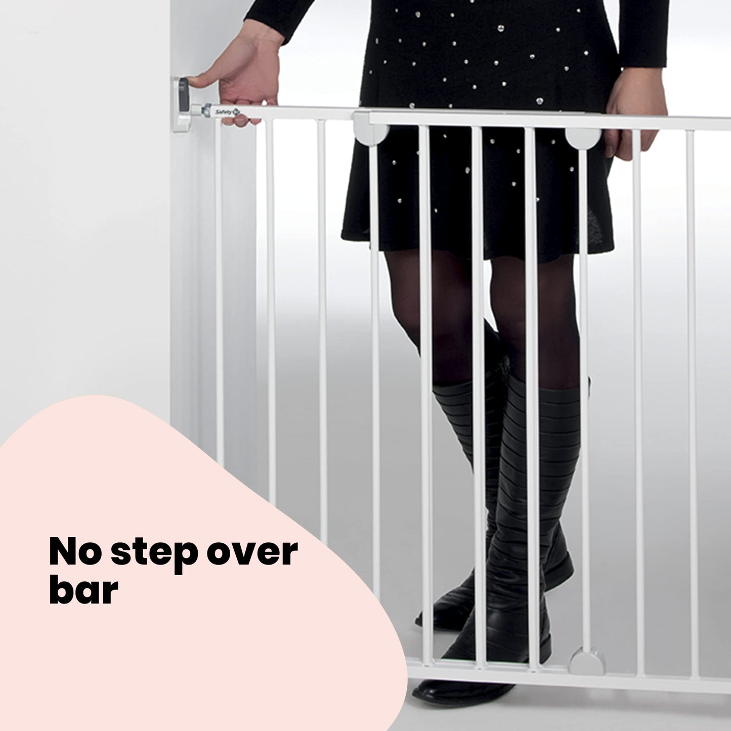Safety 1st wall fix extendable baby safety gate in white, with one-hand opening, wall mounting, and extendable from 62 to 102cm.