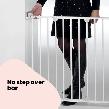 Safety 1st wall fix extendable baby safety gate in white, with one-hand opening, wall mounting, and extendable from 62 to 102cm.