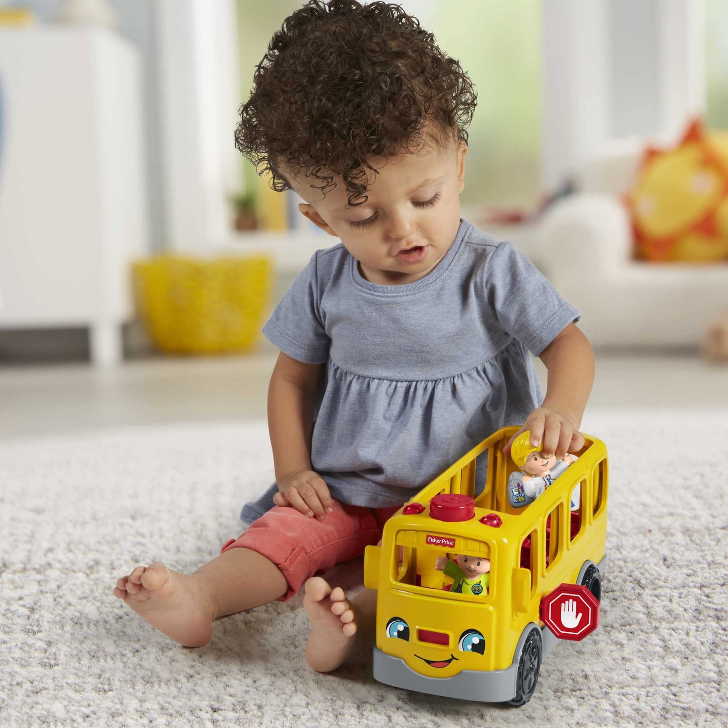 Fisher-Price Little People Sit with Me School Bus - Multilanguage Edition, push-along toy vehicle with music for toddlers and preschool kids ages 1-5 years, HJN36