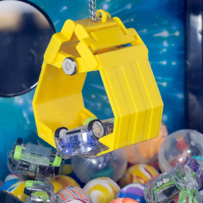 Global Gizmos 50189 Candy Grabber/Claw Machine Arcade Game for Kids/Joystick Controls/Coins Included/Battery or USB Powered/Black Colour
