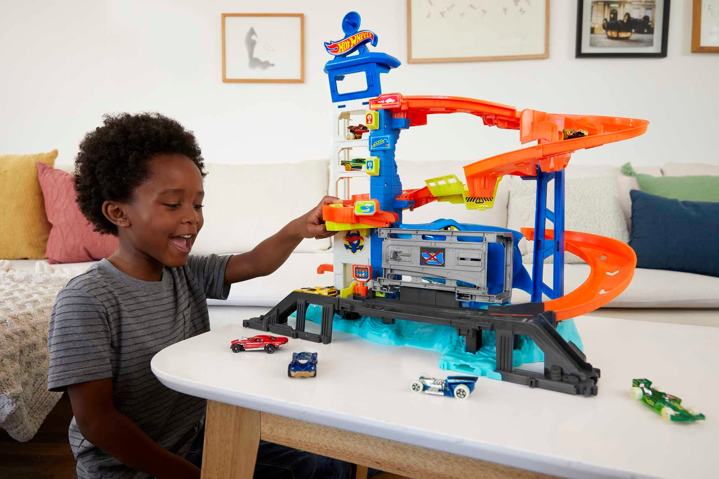 Hot Wheels Hw City attacks Shark Soc