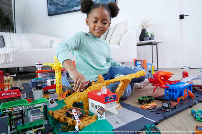 Hot Wheels City Downtown Express Car Wash playset with foam roller, drying flaps, and included 1:64 scale vehicle.