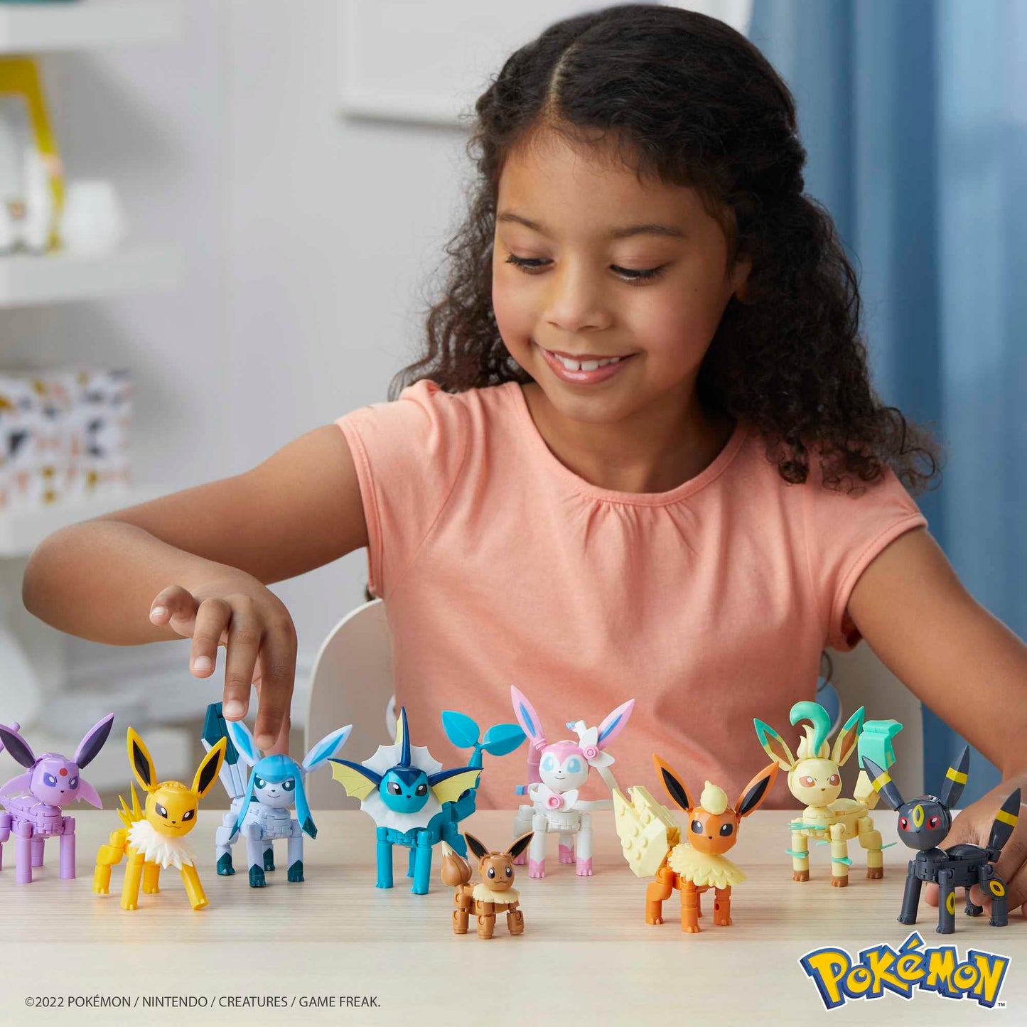 Colorful MEGA Pokémon building toys set featuring all Eevee evolutions and 9 poseable characters with 470 pieces.