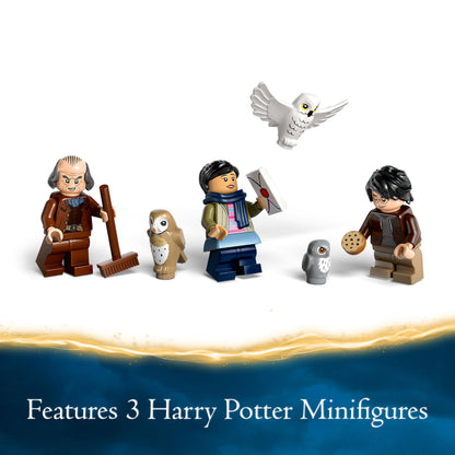 LEGO Harry Potter Hogwarts Castle Owlery set with minifigures and owl figures, perfect for kids aged 8 and up.
