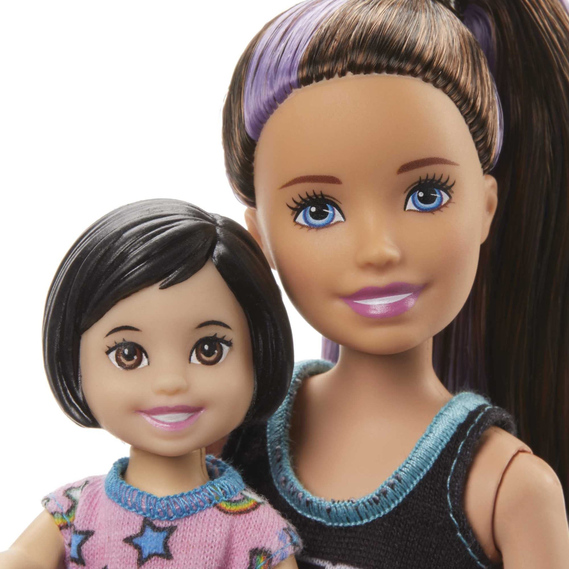 Barbie Skipper Babysitters Inc. bedtime playset featuring toddler doll, glow-in-the-dark pajamas, bed, kitty, and teddy bear.