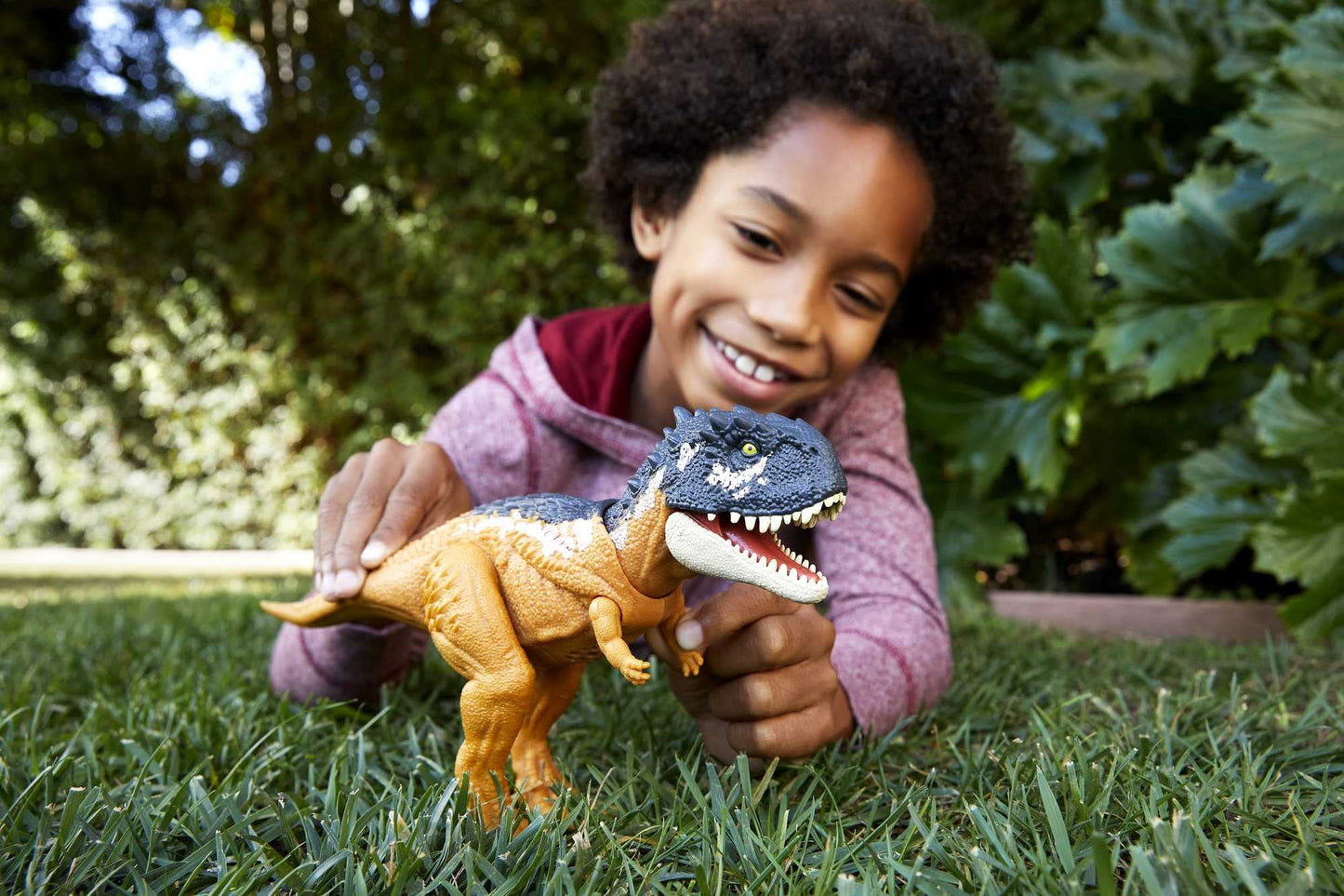 Jurassic World Dominion Roar Strikers Skorpiovenator Dinosaur Action Figure with Roaring Sound and Attack Action, Toy Gift Physical & Digital Play , HDX37
