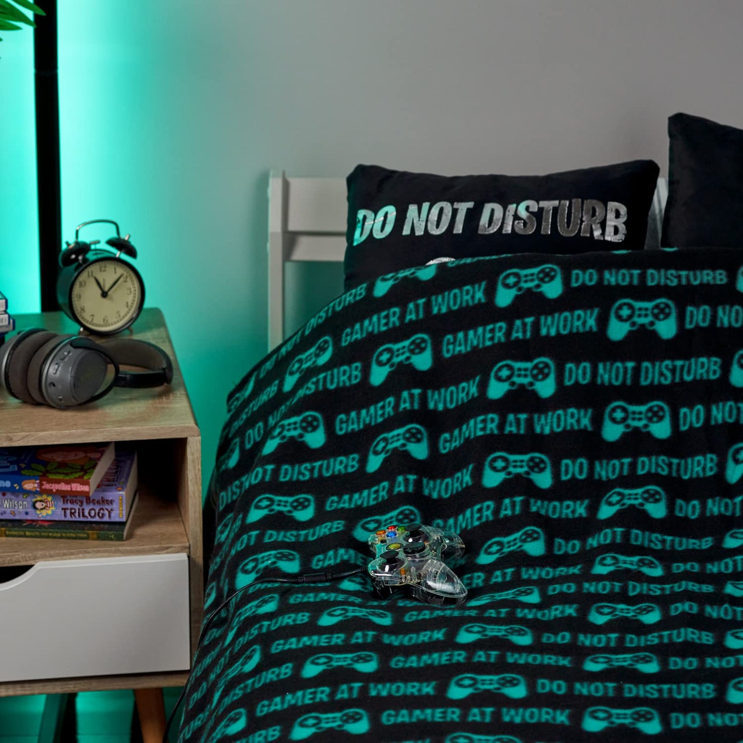 Sass Party & Gifts Do Not Disturb Gamer At Work - Fleece Throw Blanket - Great Gift For A Gaming Fan
