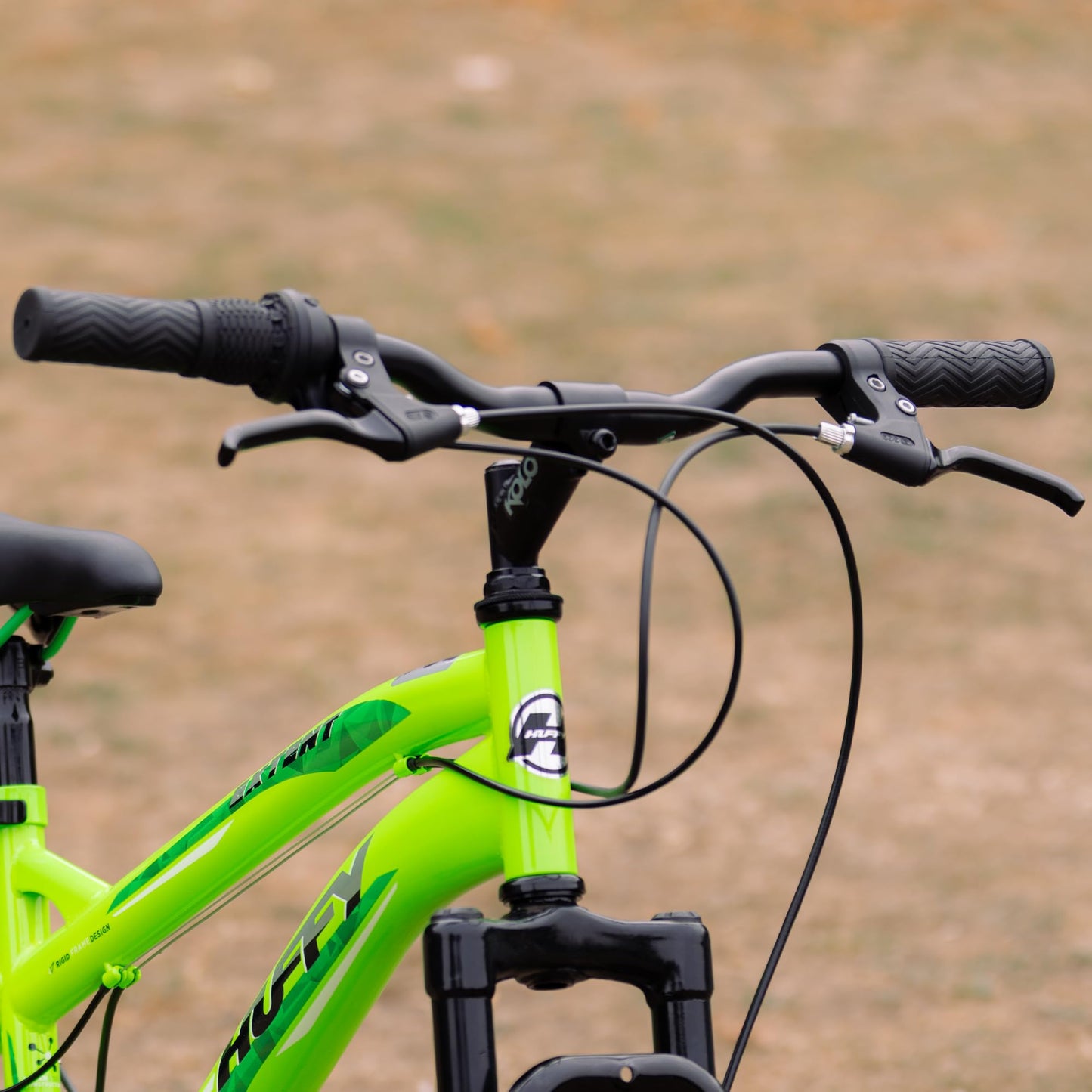 Huffy Extent 20-Inch Boys’ Mountain Bike, 6-Speed Microshift Gear System, Front Suspension, Durable Steel Frame, All-Terrain Tyres, For Kids Ages 5–9 Years, Antifreeze Green
