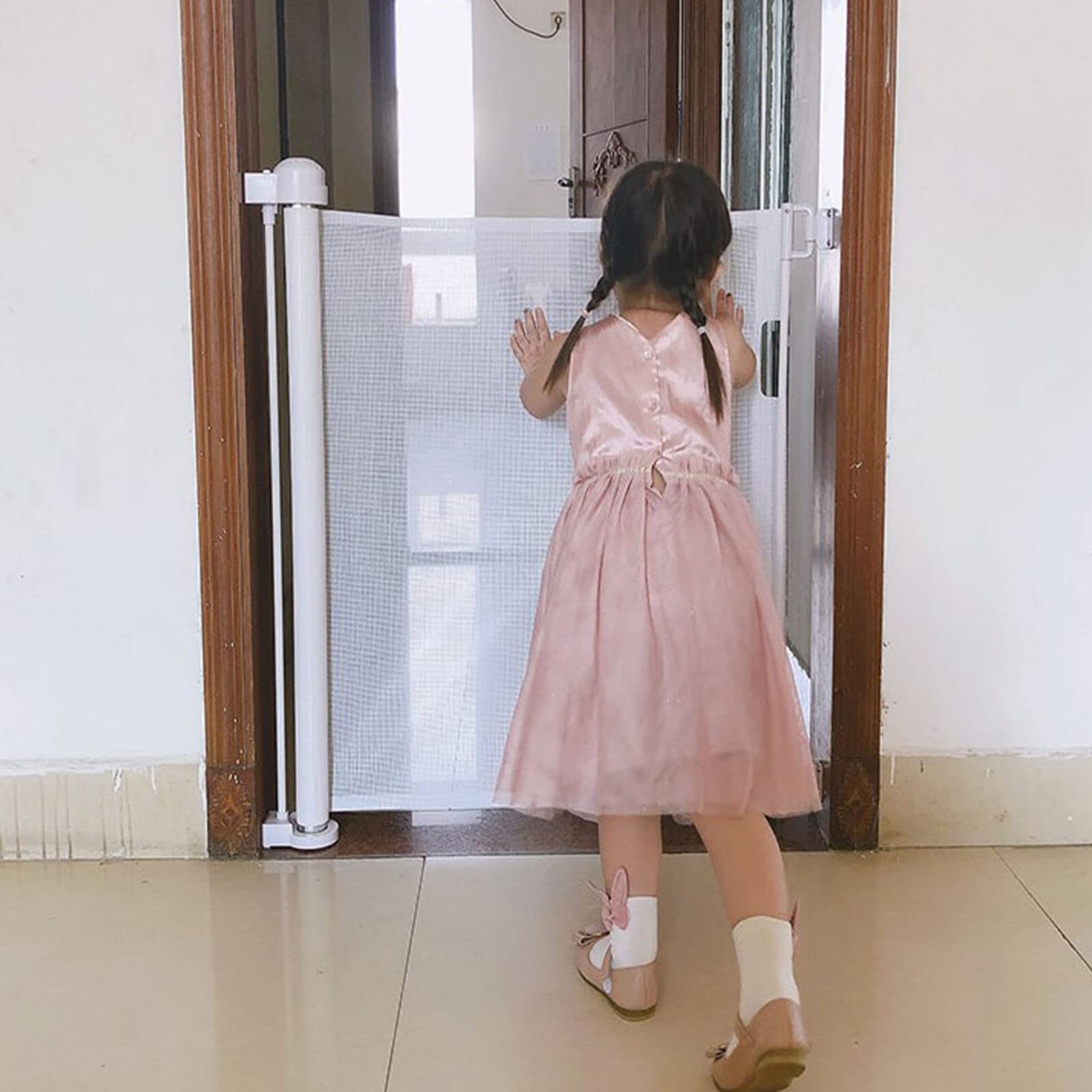JAOSY retractable mesh baby gate for stairs and hallways, portable white safety gate with soft non-toxic mesh for indoor and outdoor use.