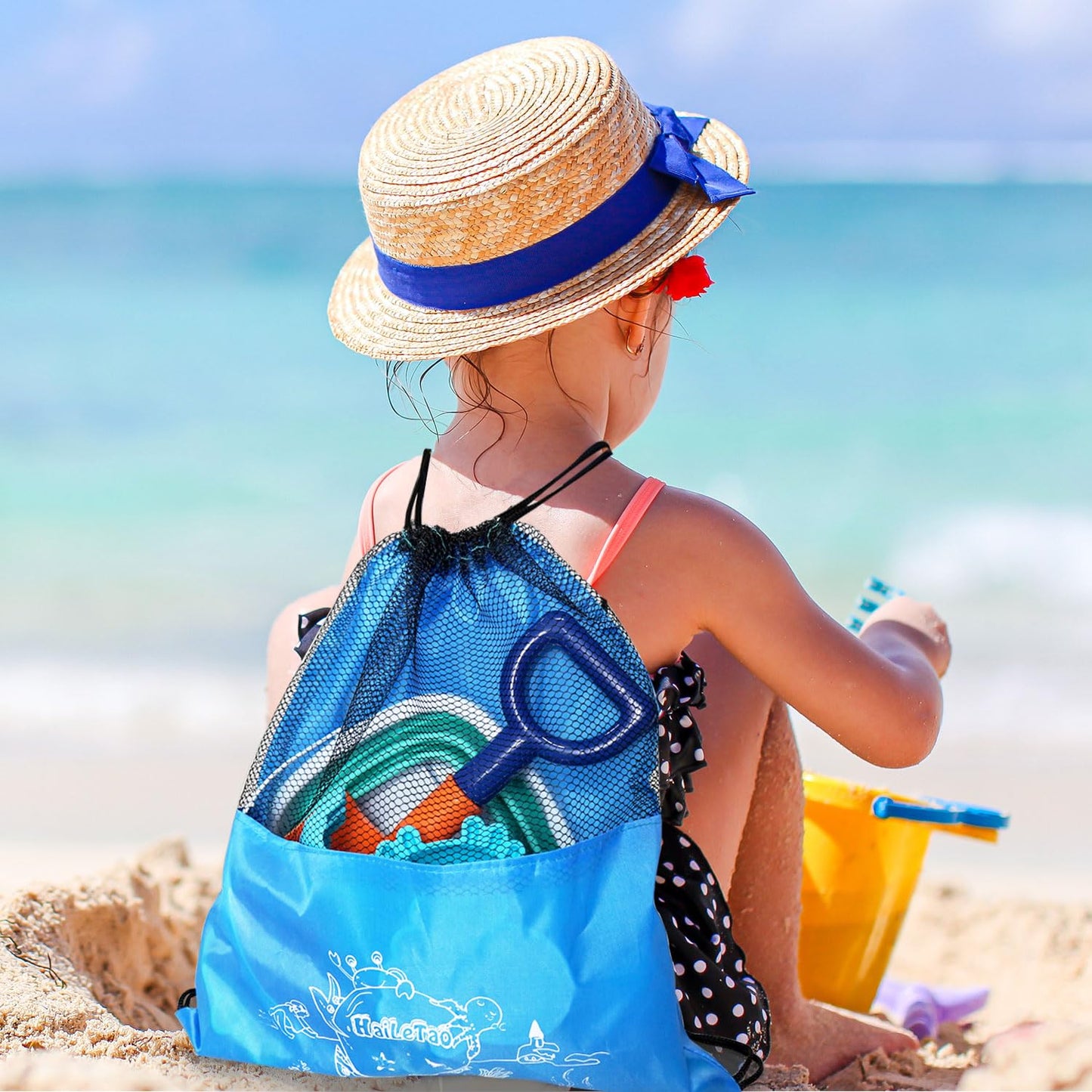 HaiLeTao beach toys set for kids with collapsible sand bucket, mesh bag, shovels, molds, rake, watering can, and accessories.