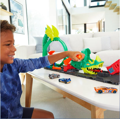 Hot Wheels Track Set with 1:64 Scale Toy Firetruck, City Fire Station with Dragon Nemesis and Track Play, Dragon Drive Firefight, HDP03