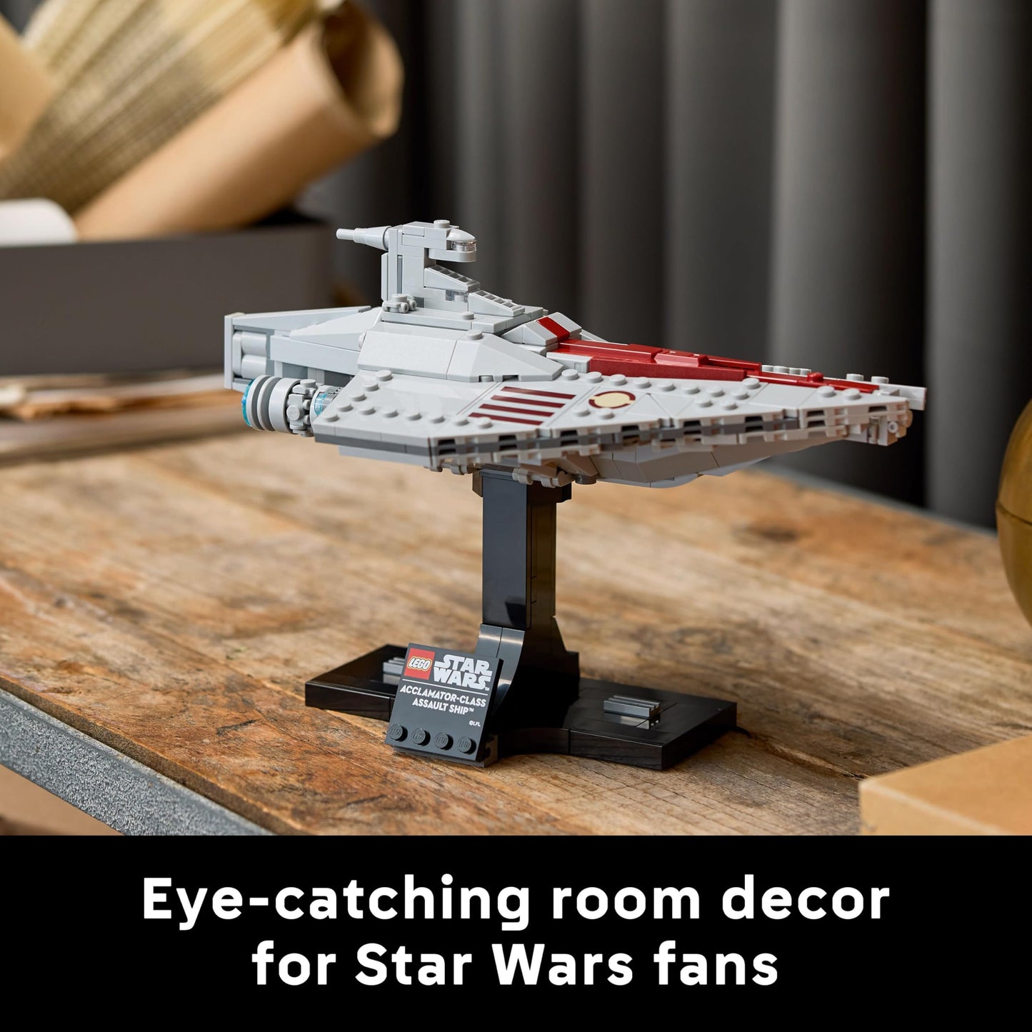 LEGO Star Wars 75404 Acclamator-Class Assault Ship, Collectible Starship Model Building Set with a Display Stand, Birthday Gift Idea for Teenage & Adult Fans of Attack of The Clones