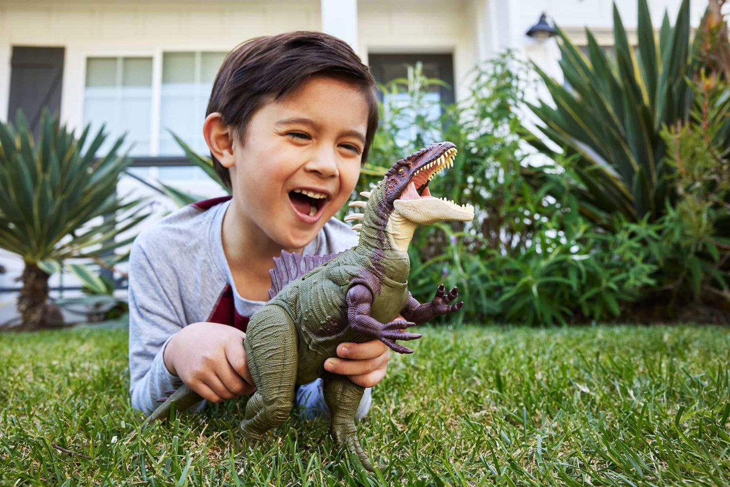 Mattel Jurassic World: Chaos Theory Netflix - Battle Roarin’ Becklespinax Dinosaur Action Figure Toy, Rampage Head Strike, Chomp, Roars & Snarls, Extending Tail Spikes, Ages 4 Years & Up, HXF52