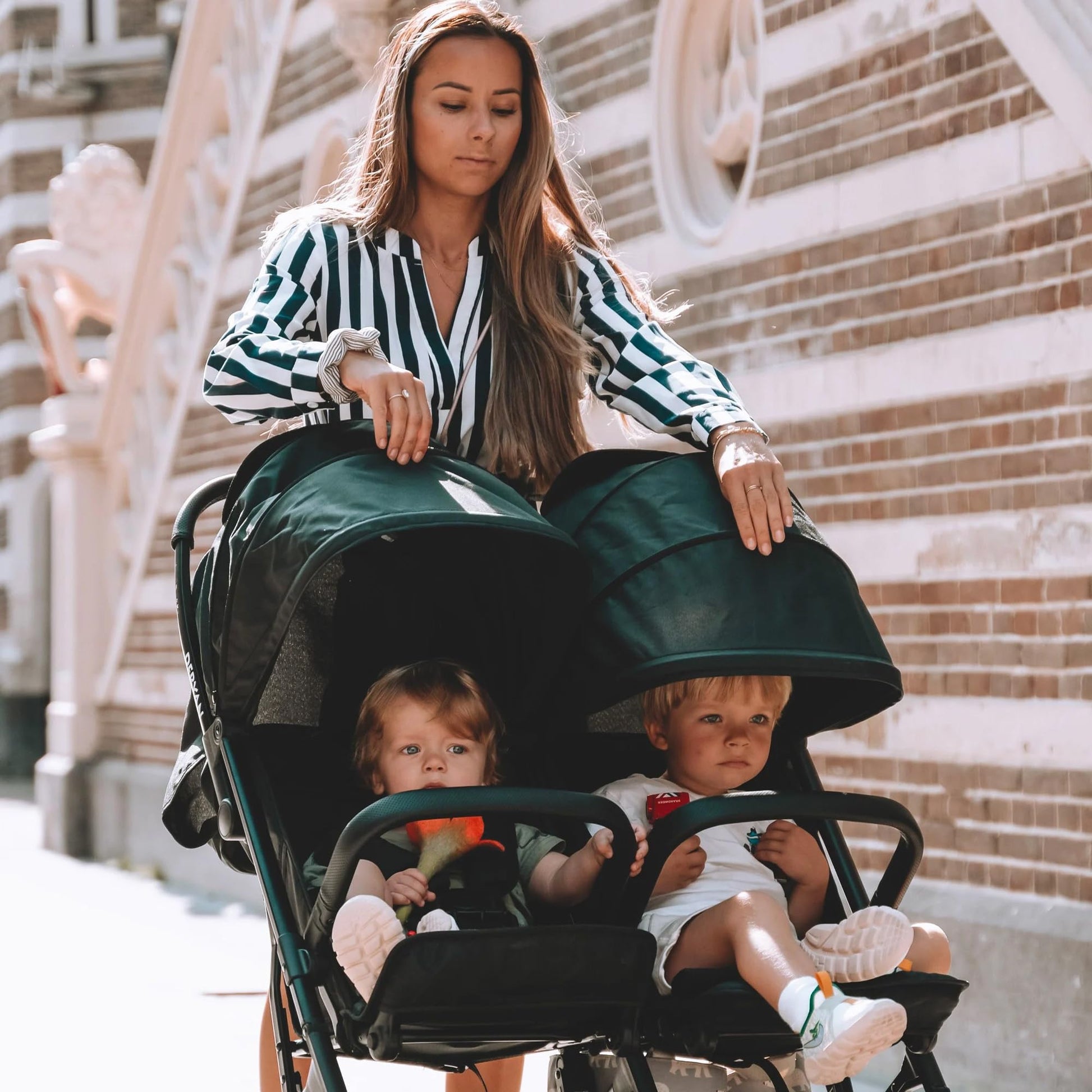 Deryan Rolo X2 2-in-1 pushchair and buggy in black with compact fold, suitable for children from birth to 4 years, max load 44 kg