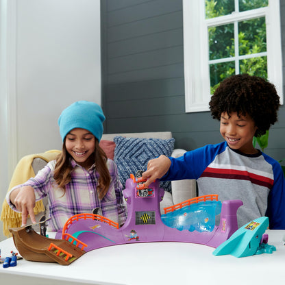 Hot Wheels Skate Octopark Playset, With Exclusive Finger Skateboard and Pair of Removable Skate Shoes, Toy Storage for Boards and Shoes, HMK01