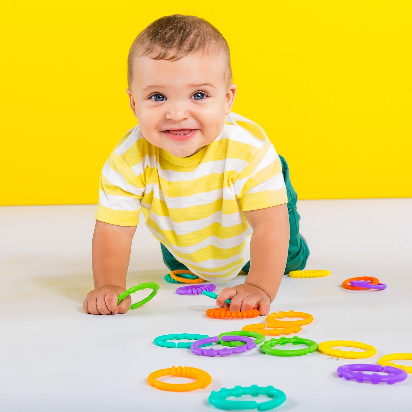 Bright Starts Lots of Links Rings toy set with 24 BPA-free colorful plastic links for strollers and baby carriers, suitable for ages 0+