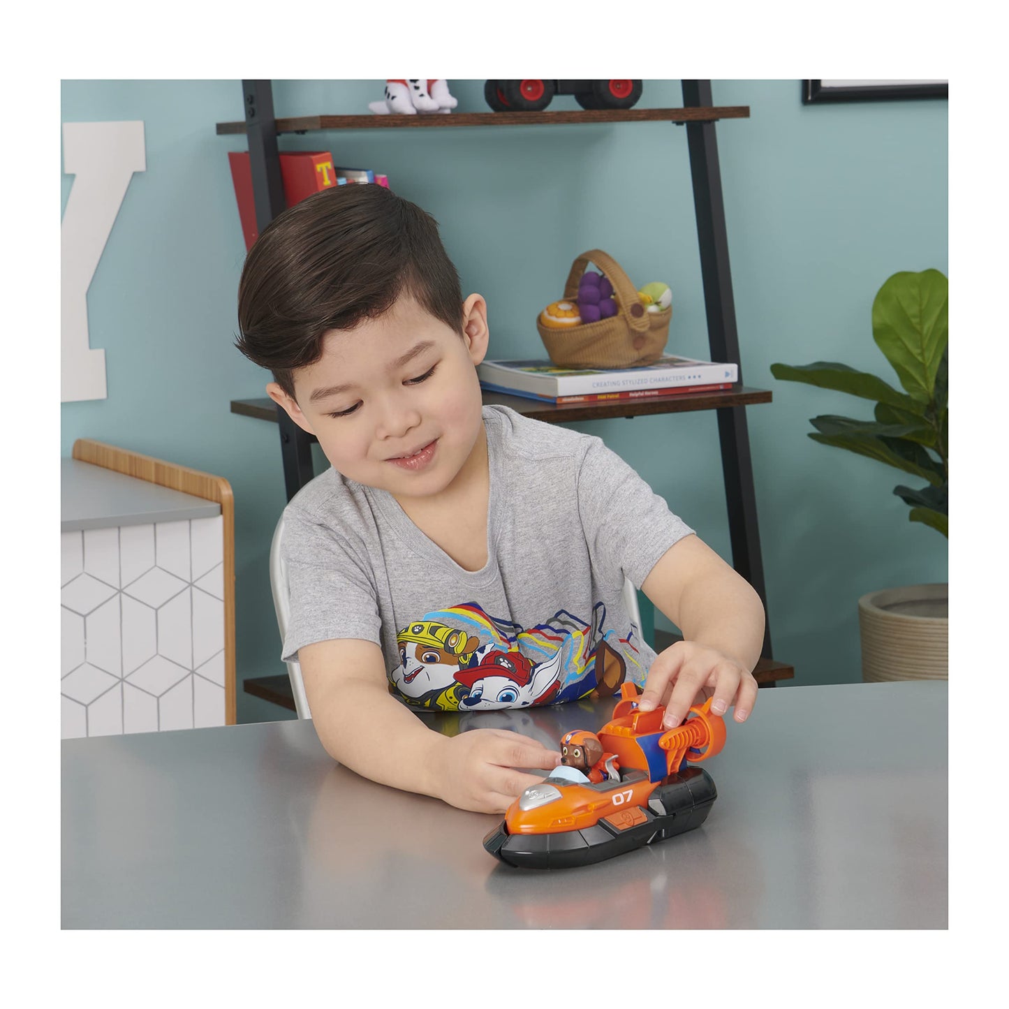 Paw Patrol, Zuma’s Deluxe Movie Transforming Toy Car with Collectible Action Figure, Kids Toys for Ages 3 and up