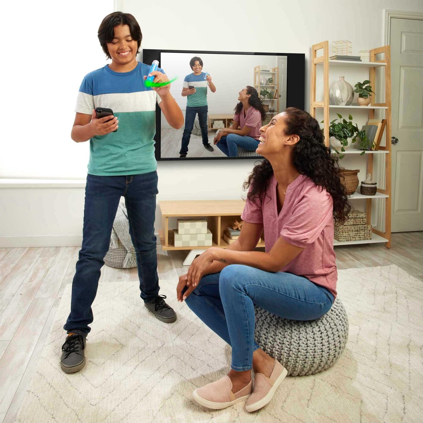 Mattel Games Pictionary Air 2 for Kids, Adults, Family and Game Night - Award-Winning Drawing Game, See it On Screen - HNT74